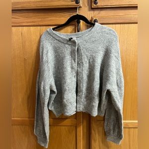 H&M cropped fuzzy sweater in grey